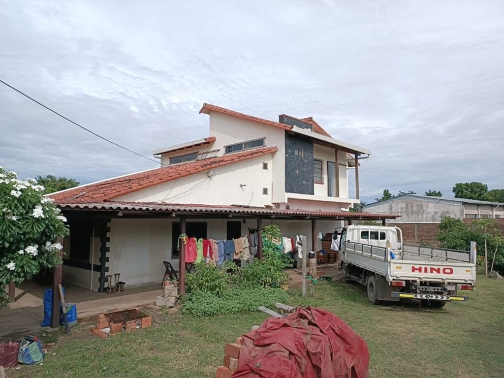 patio y casa